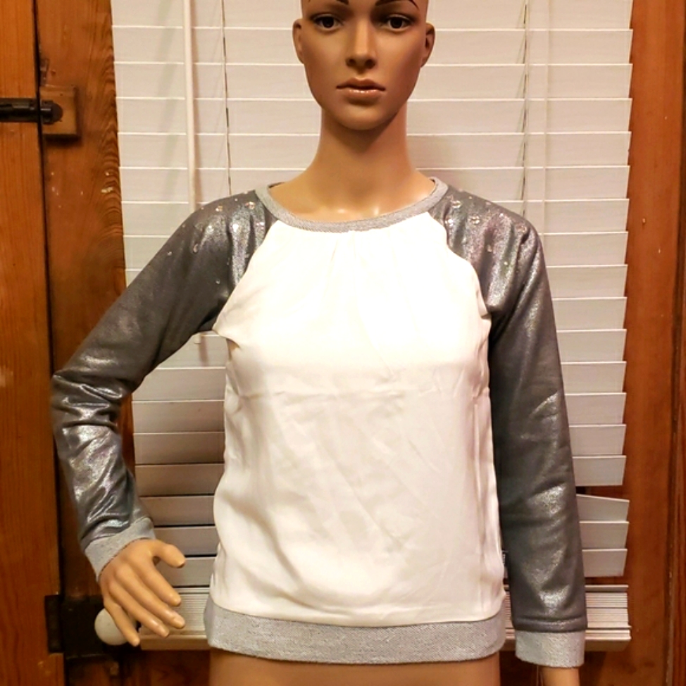 Nwt Dkny Junior Large Adult Xs Or Small Shirt